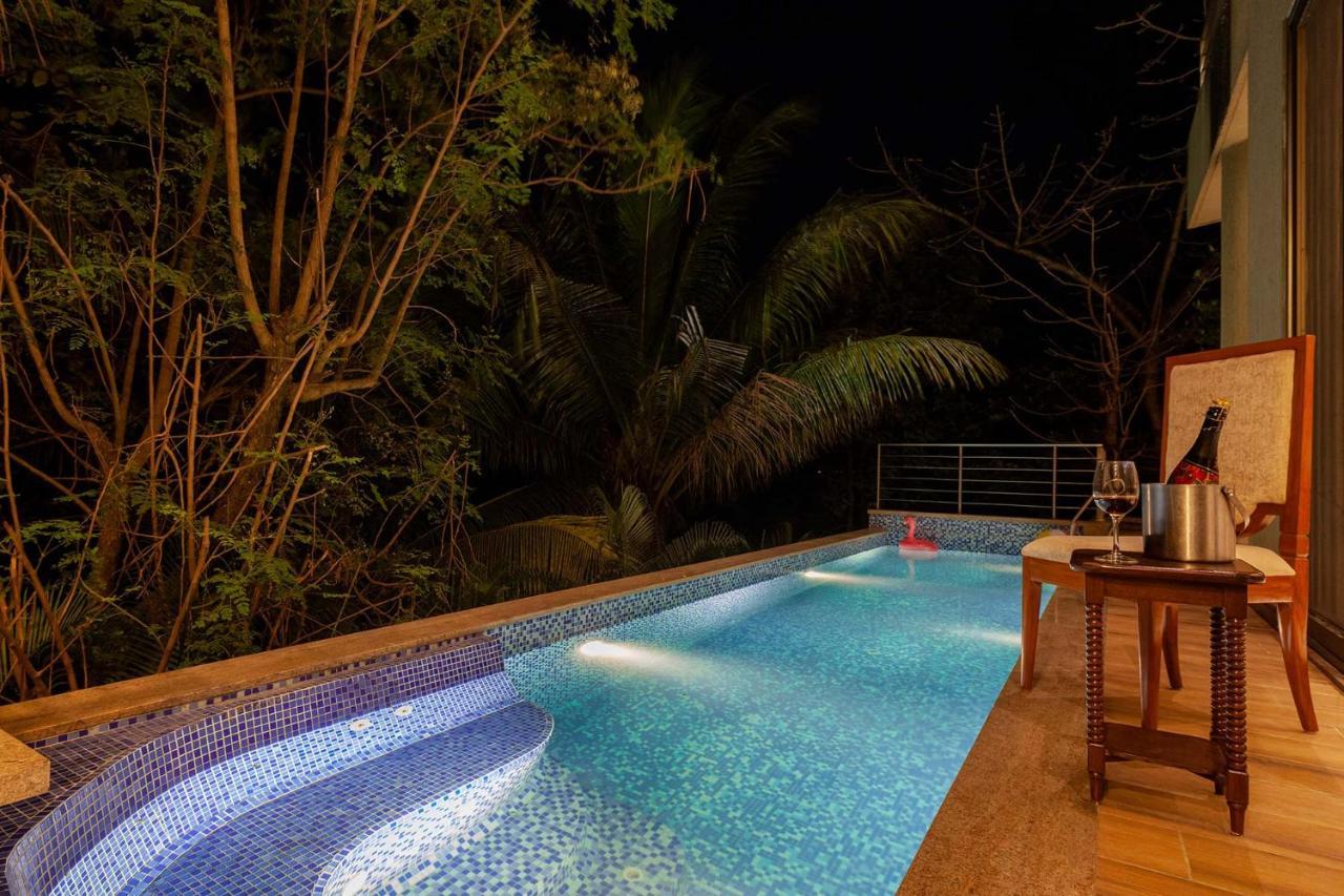 The Blue Horizon By Stayvista - Featuring A Beach-View Villa With A Swimming Pool, Indoor Games, And A Relaxing Balcony Alībāg Exterior foto